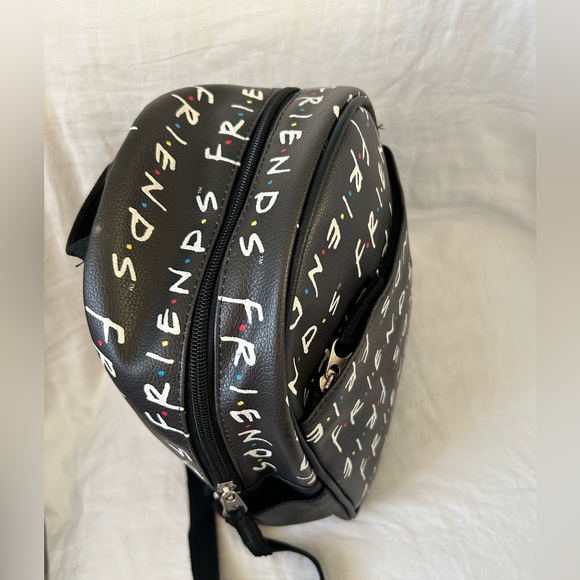 Friends backpack - Picture 3 of 6